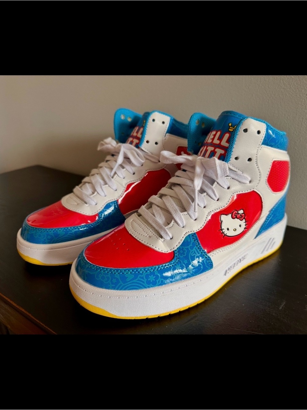 Heelys x Hello Kitty Rezerve EX High Top Roller Shoes - Women's 7